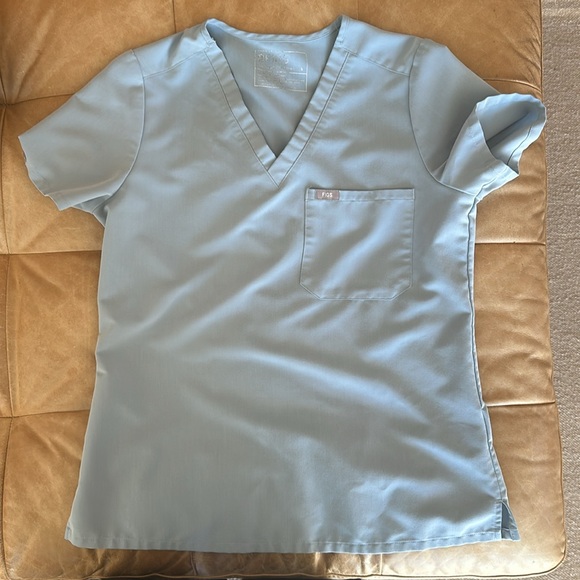 Figs Scrub Set
Dusty Blue
Catarina small 
Zamora high waisted jogger Small 
Used - Picture 2 of 7